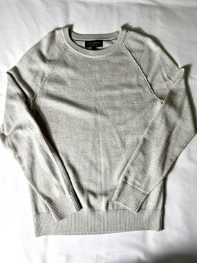 Banana Republic Men's Heather Light Gray Crewneck Sweater